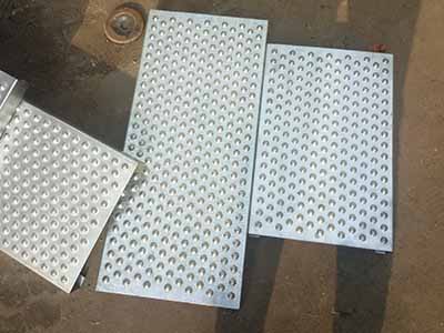 無(wú)孔起鼓型防滑板 無(wú)孔起鼓型防滑板