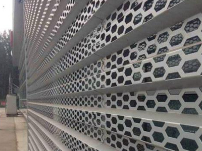 沖孔網(wǎng)圍欄